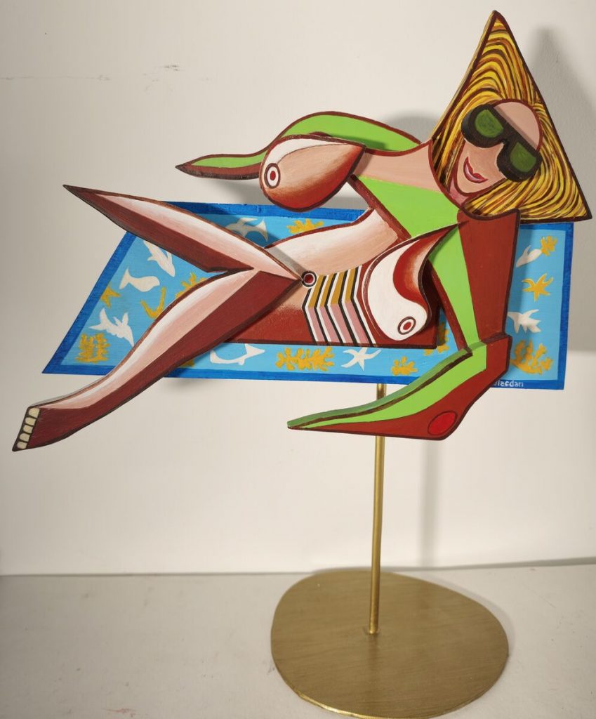 Le tapis de Matisse — Sculpture en bois assemblé et peinture acrylique, H: 34.5 cm × 41.5 cm ép 4 cm, œuvre de Daniel Blaclard (BLACDAN)